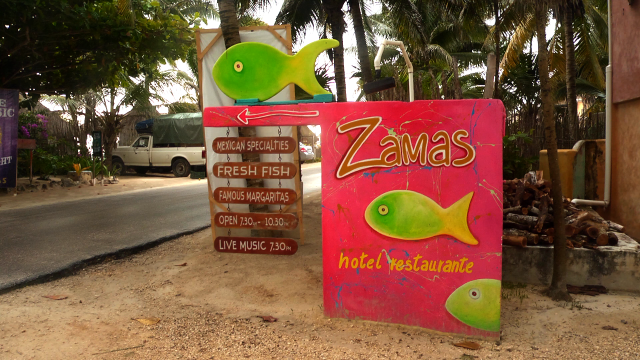 Hotel-Zamas-sign