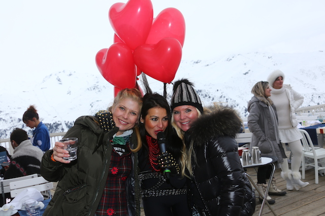 Gypsetgirl and Sonya with Cabaret Singer La Folie Douce Meribel