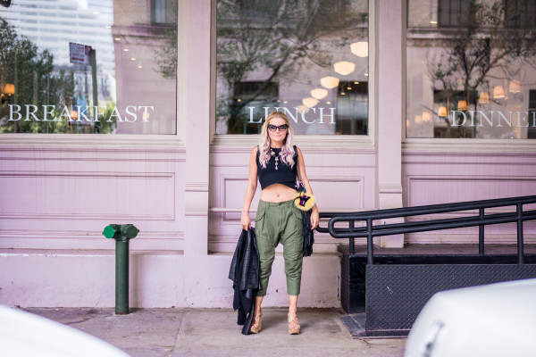 How to Style Wide Leg Cropped Pants for a Boho Chic Look